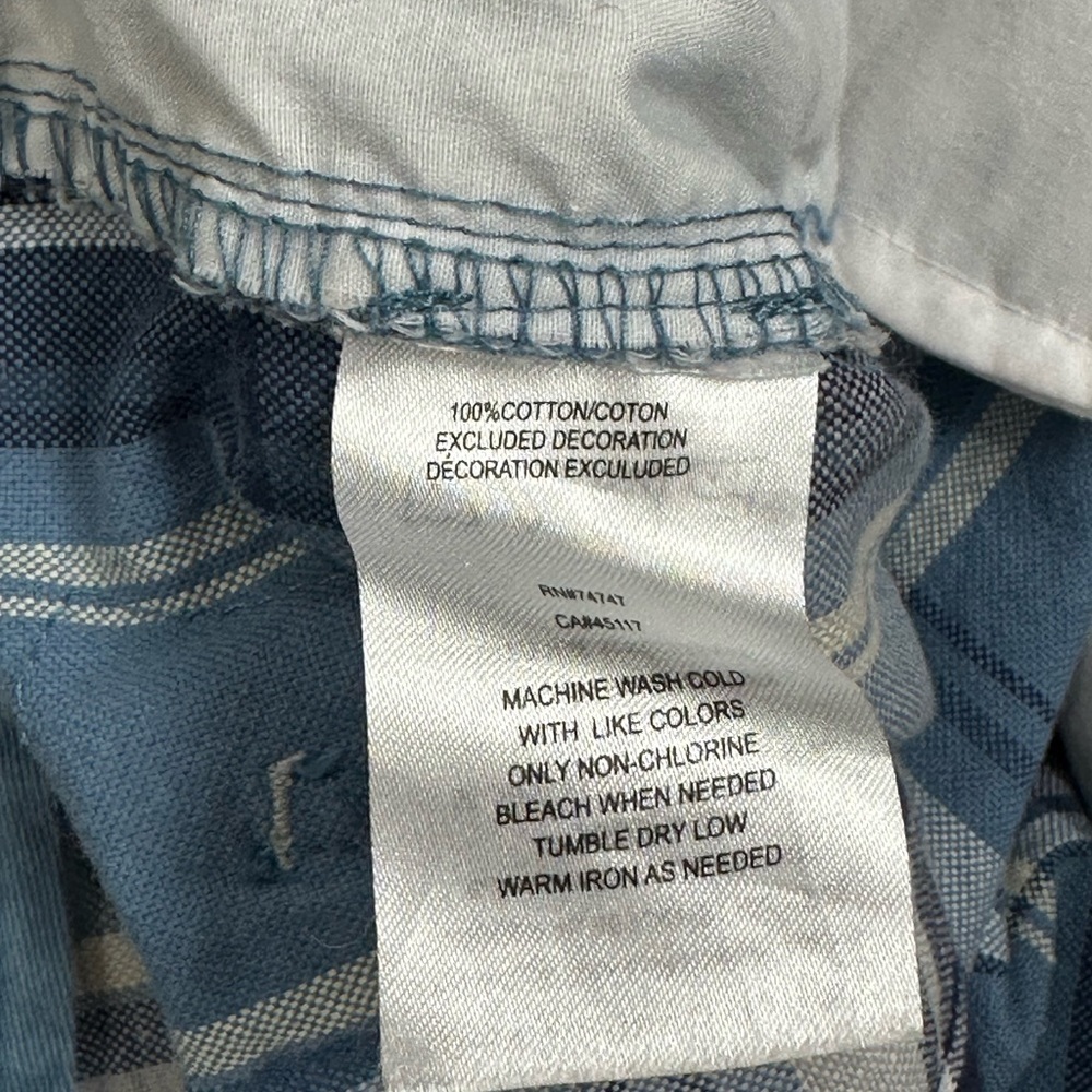 Women’s Natural Relflections 8 Medium Shorts Plaid Blue Chino Khakis 4 Pockets - Picture 8 of 8